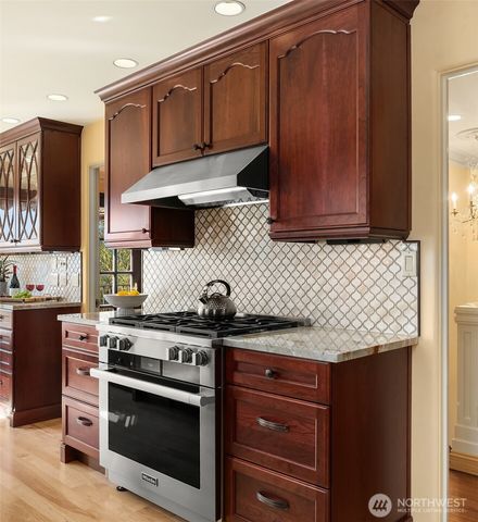 12715 Palatine Avenue N, Seattle, WA 98133