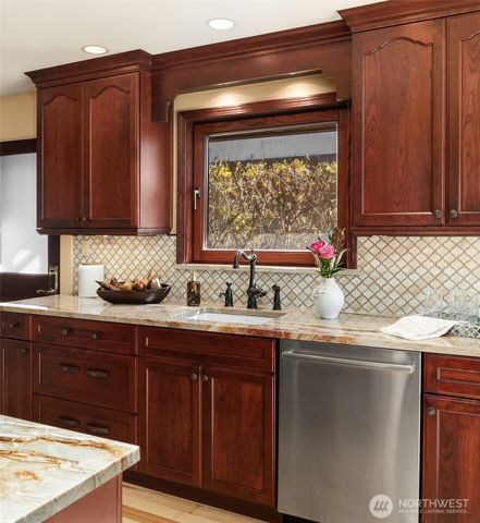 12715 Palatine Avenue N, Seattle, WA 98133