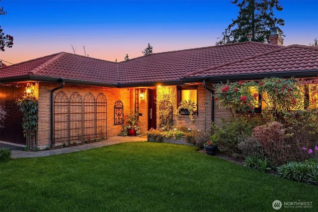 12715 Palatine Avenue N, Seattle, WA 98133