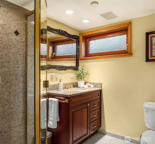 12715 Palatine Avenue N, Seattle, WA 98133