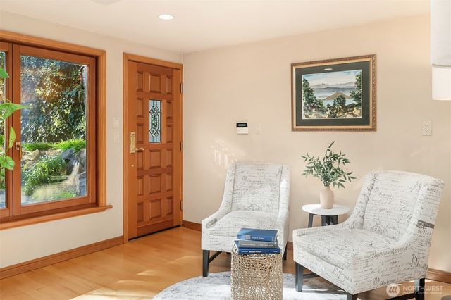 12715 Palatine Avenue N, Seattle, WA 98133