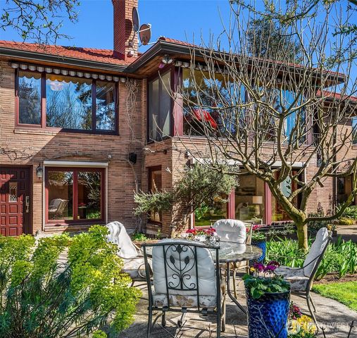 12715 Palatine Avenue N, Seattle, WA 98133