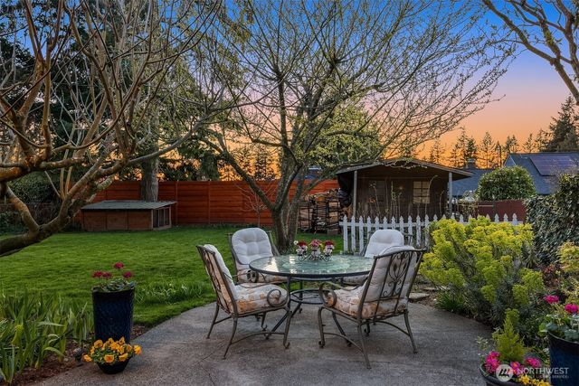 12715 Palatine Avenue N, Seattle, WA 98133