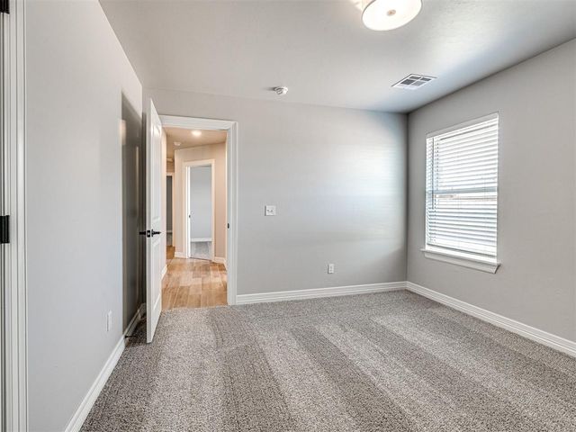 7712 Three Woods Lane, Yukon, OK 73099