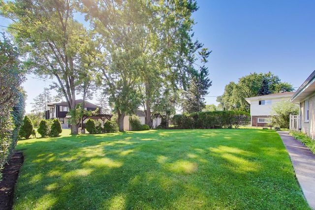 2505 E Mayfair Road, Arlington Heights, IL 60004