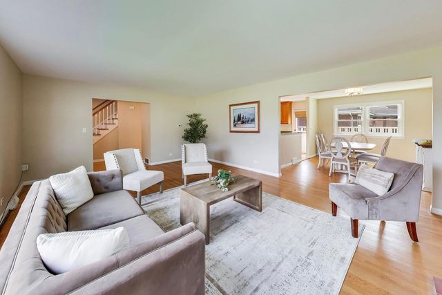 2505 E Mayfair Road, Arlington Heights, IL 60004