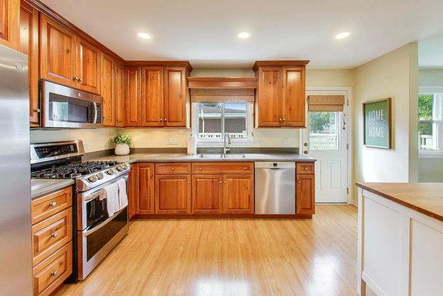 2505 E Mayfair Road, Arlington Heights, IL 60004