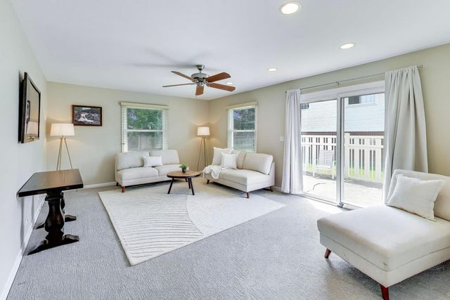2505 E Mayfair Road, Arlington Heights, IL 60004