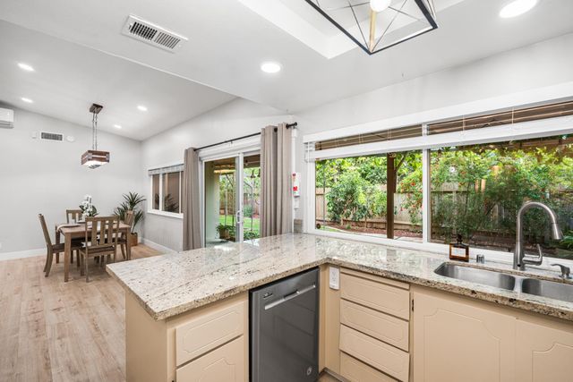 9672 Appalachian Dr, Sacramento, CA 95827