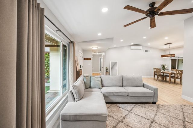 9672 Appalachian Dr, Sacramento, CA 95827
