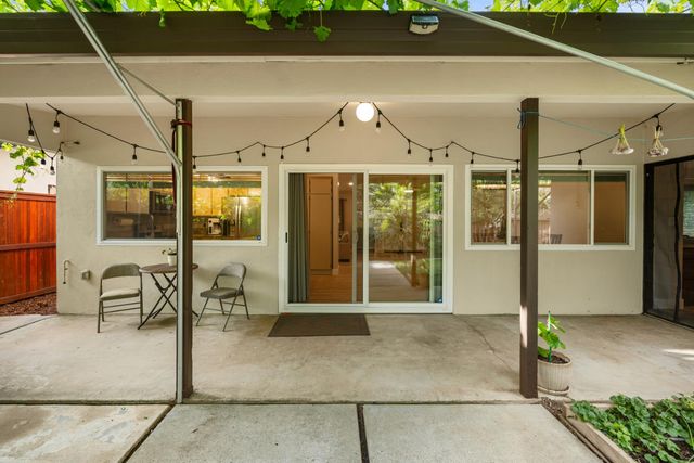 9672 Appalachian Dr, Sacramento, CA 95827