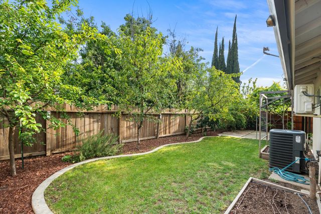 9672 Appalachian Dr, Sacramento, CA 95827