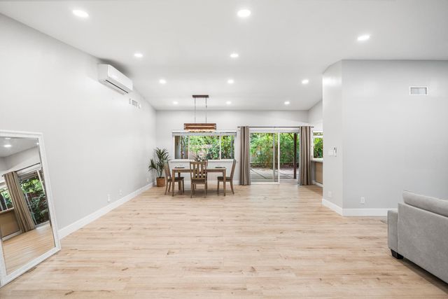9672 Appalachian Dr, Sacramento, CA 95827