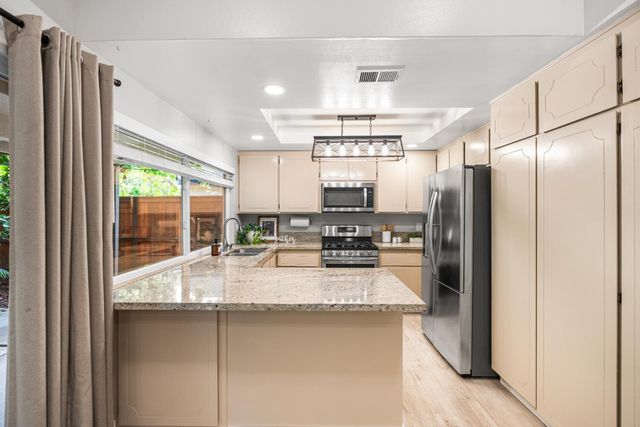 9672 Appalachian Dr, Sacramento, CA 95827