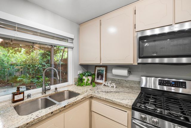 9672 Appalachian Dr, Sacramento, CA 95827