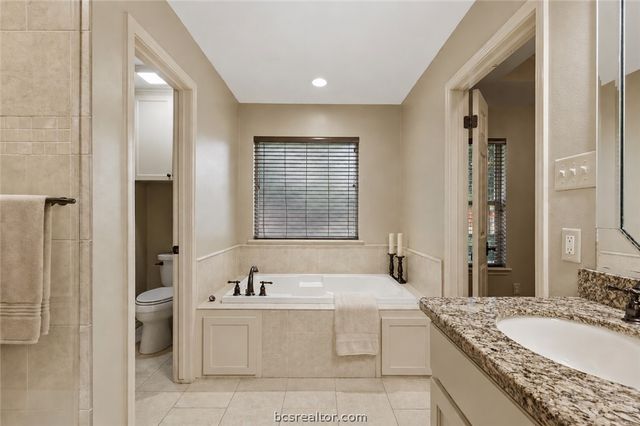 6204 London Circle, Bryan, TX 77802