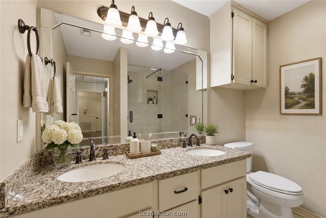 6204 London Circle, Bryan, TX 77802
