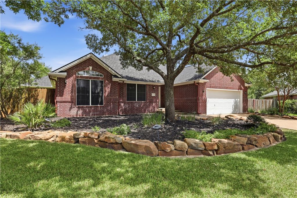 6204 London Circle, Bryan, TX 77802 — photo 2