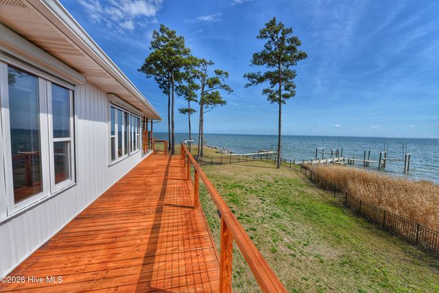 359 Neuse Winds Drive, Oriental, NC 28571