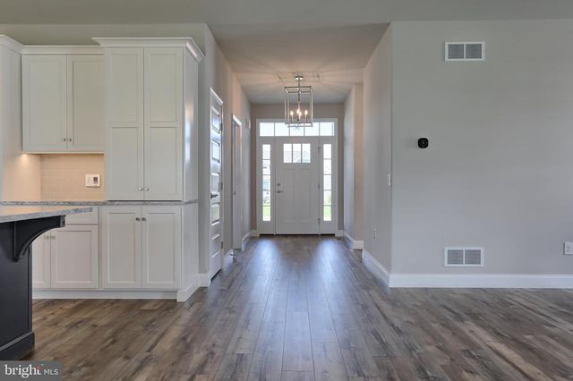 018 ROLLING MEADOW RD, Lebanon, PA 17046