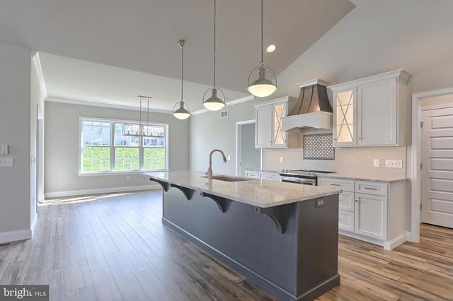 018 ROLLING MEADOW RD, Lebanon, PA 17046