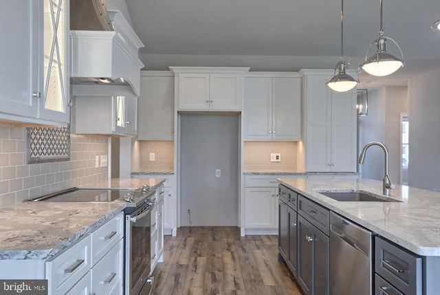 018 ROLLING MEADOW RD, Lebanon, PA 17046