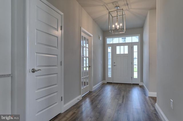 018 ROLLING MEADOW RD, Lebanon, PA 17046