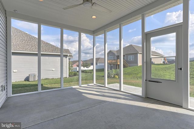 018 ROLLING MEADOW RD, Lebanon, PA 17046