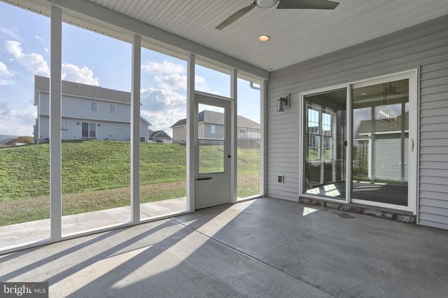 018 ROLLING MEADOW RD, Lebanon, PA 17046