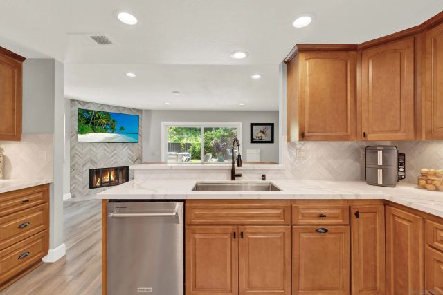 10961 Avenida De Los Lobos, San Diego, CA 92127