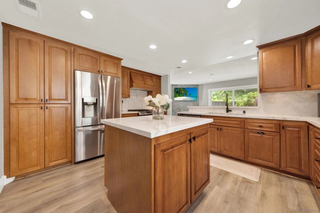 10961 Avenida De Los Lobos, San Diego, CA 92127