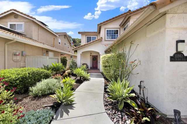 10961 Avenida De Los Lobos, San Diego, CA 92127