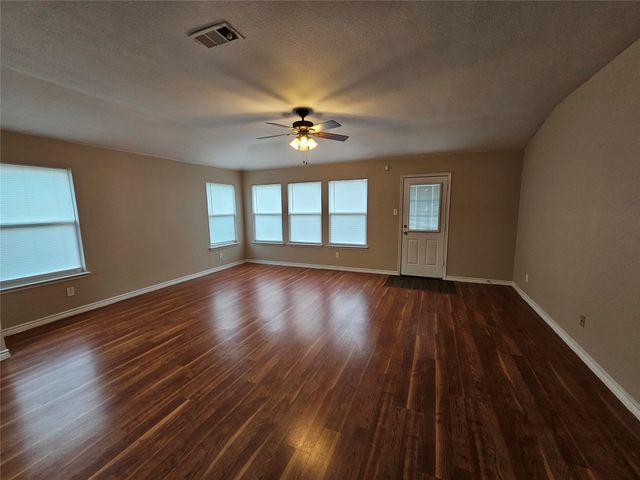 605 Snowy Orchid Lane, Desoto, TX 75115