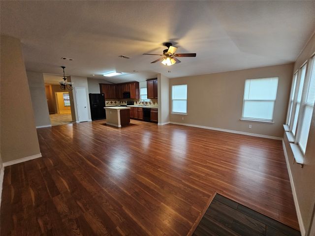 605 Snowy Orchid Lane, Desoto, TX 75115