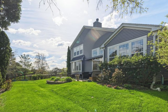 654 Easton Lane, Elk Grove Village, IL 60007