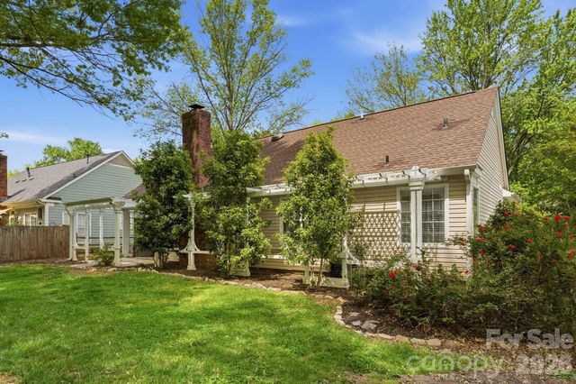 7715 Blythwood Lane, Charlotte, NC 28227