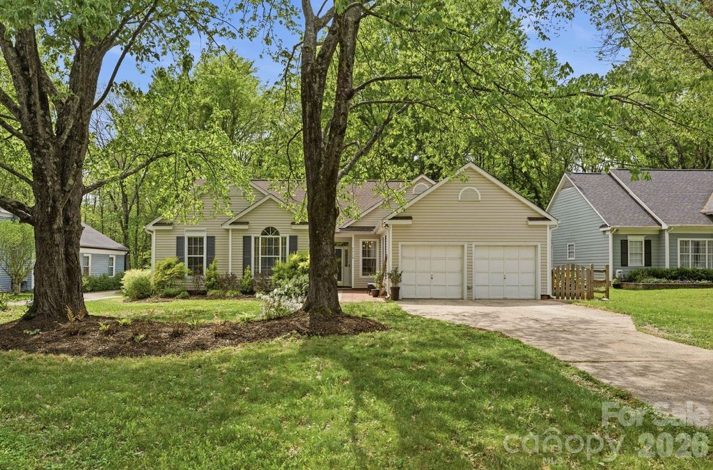 7715 Blythwood Lane, Charlotte, NC 28227