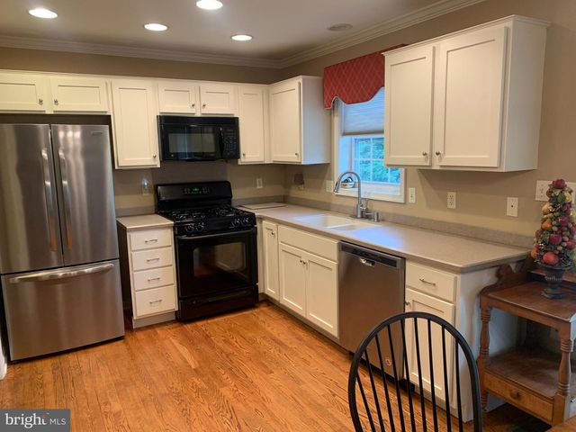 6 ROCKLEDGE COURT, Carlisle, PA 17015