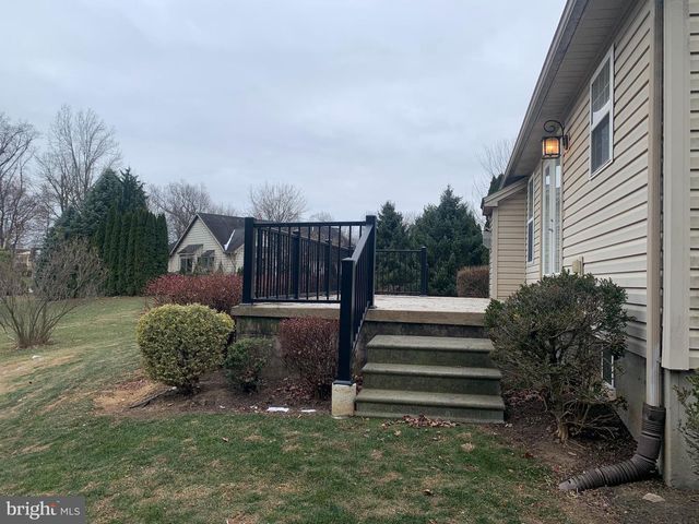 6 ROCKLEDGE COURT, Carlisle, PA 17015