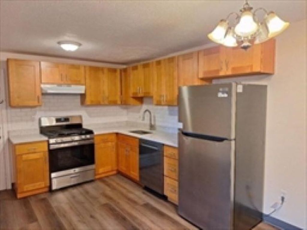 7 Tiffany Rd Apt 3, Salem, NH 03079