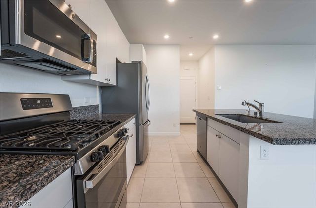 9228 DESERT PEARL Avenue, Las Vegas, NV 89148