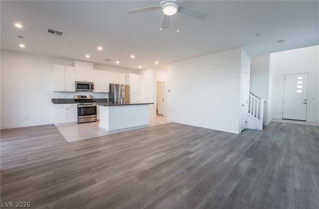 9228 DESERT PEARL Avenue, Las Vegas, NV 89148