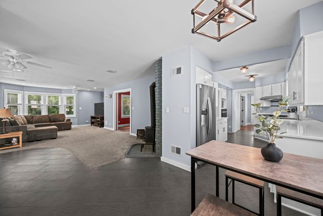 331 E Russell Street, Barrington, IL 60010