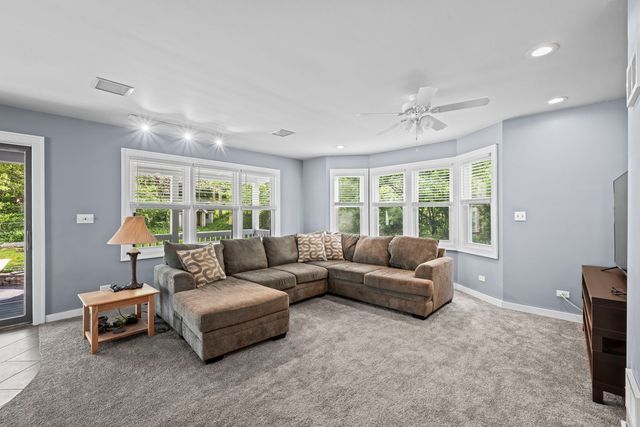 331 E Russell Street, Barrington, IL 60010