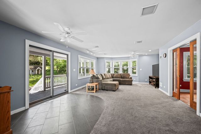 331 E Russell Street, Barrington, IL 60010