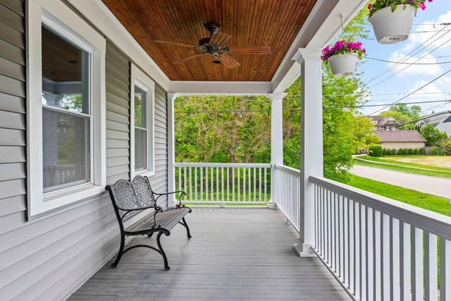 331 E Russell Street, Barrington, IL 60010