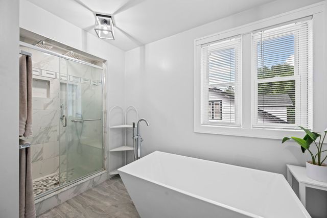 331 E Russell Street, Barrington, IL 60010