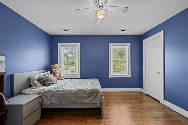 331 E Russell Street, Barrington, IL 60010