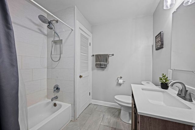 331 E Russell Street, Barrington, IL 60010