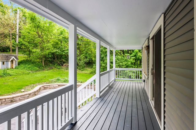 331 E Russell Street, Barrington, IL 60010